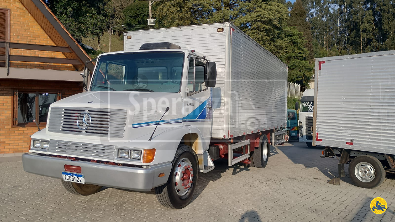 CAMINHAO MERCEDES-BENZ MB 1218 Baú Furgão Toco 4x2 Speranza Caminhões GARIBALDI RIO GRANDE DO SUL RS